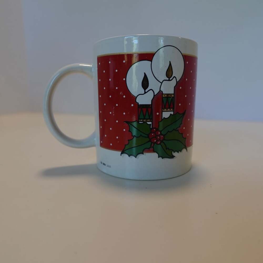 VTG 1991 J.I.I. Christmas Holiday Coffee Mug with Candles and Holly